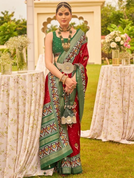 Premium Photo | Telangana Bride in Maroon Pochampally Silk Saree